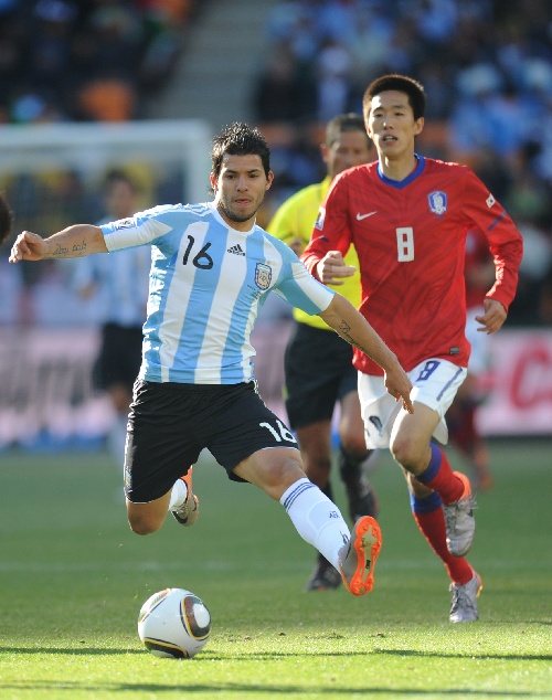 开云足球直播-关于阿根廷鏖战美国,阿奎罗送出助攻的信息