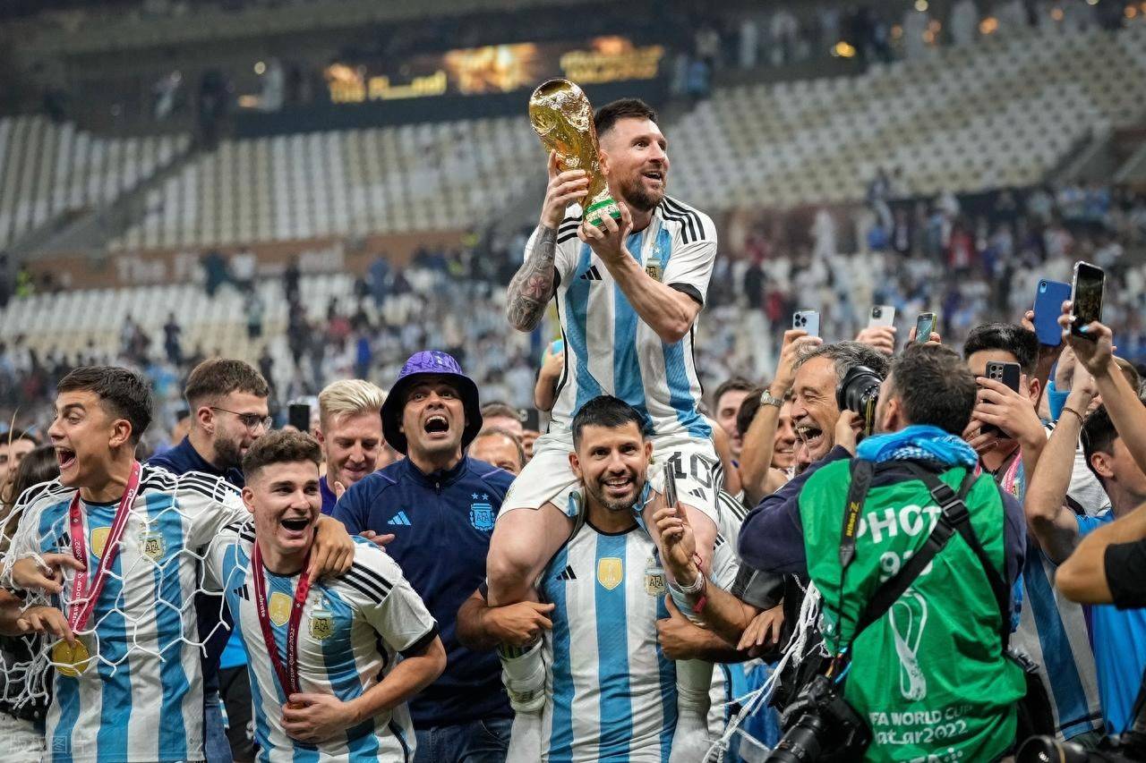 关于阿根廷鏖战美国,阿奎罗送出助攻的信息 关于阿根廷鏖战美国,阿奎罗送出助攻的信息