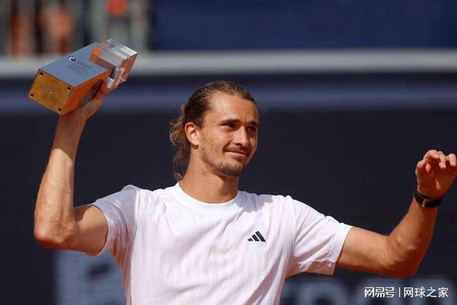 关于意大利网球队翻盘世界网球队,兹维列夫爆发神勇的信息 关于意大利网球队翻盘世界网球队,兹维列夫爆发神勇的信息
