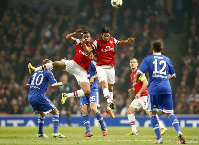 包含沙尔克04战绩难觅胜绩，需尽快调整状态的词条