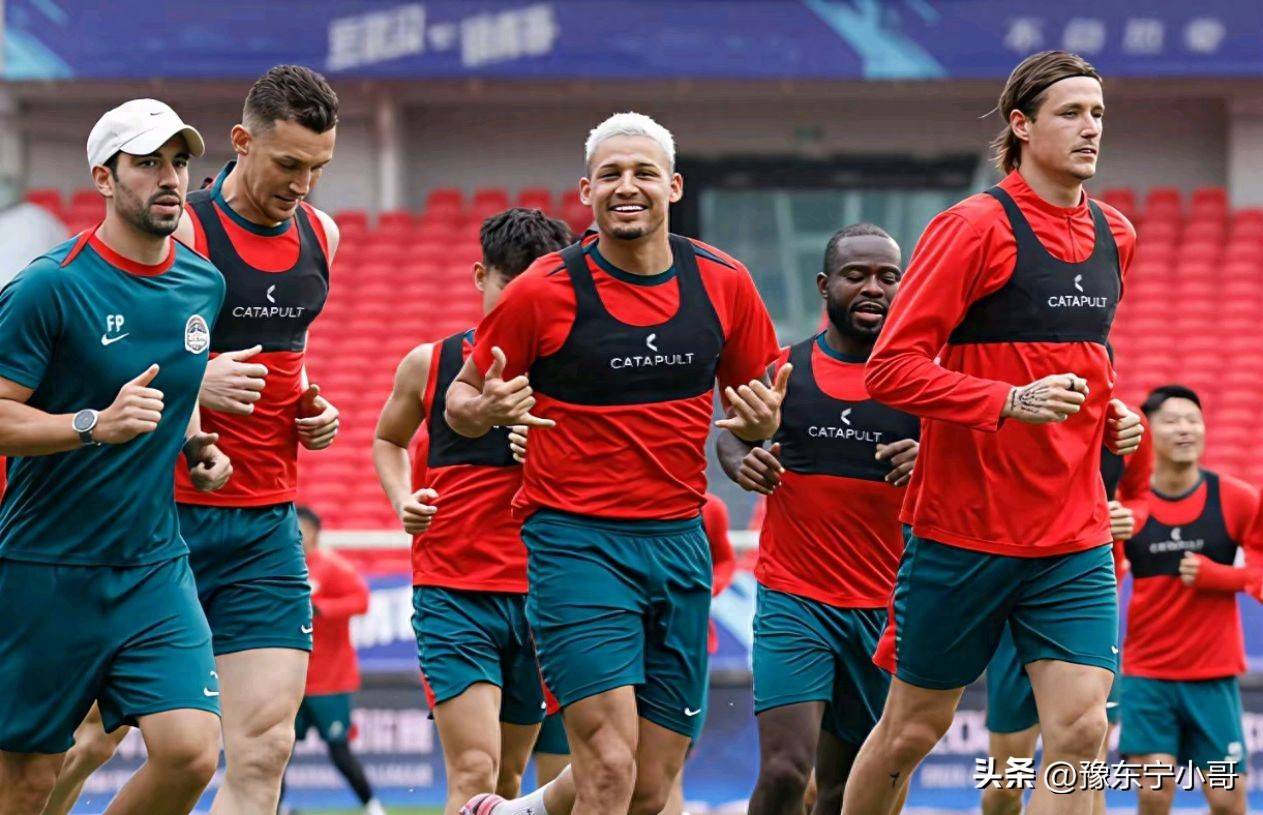 阵容调整成效显著,球队士气高涨的简单介绍 阵容调整成效显著,球队士气高涨的简单介绍