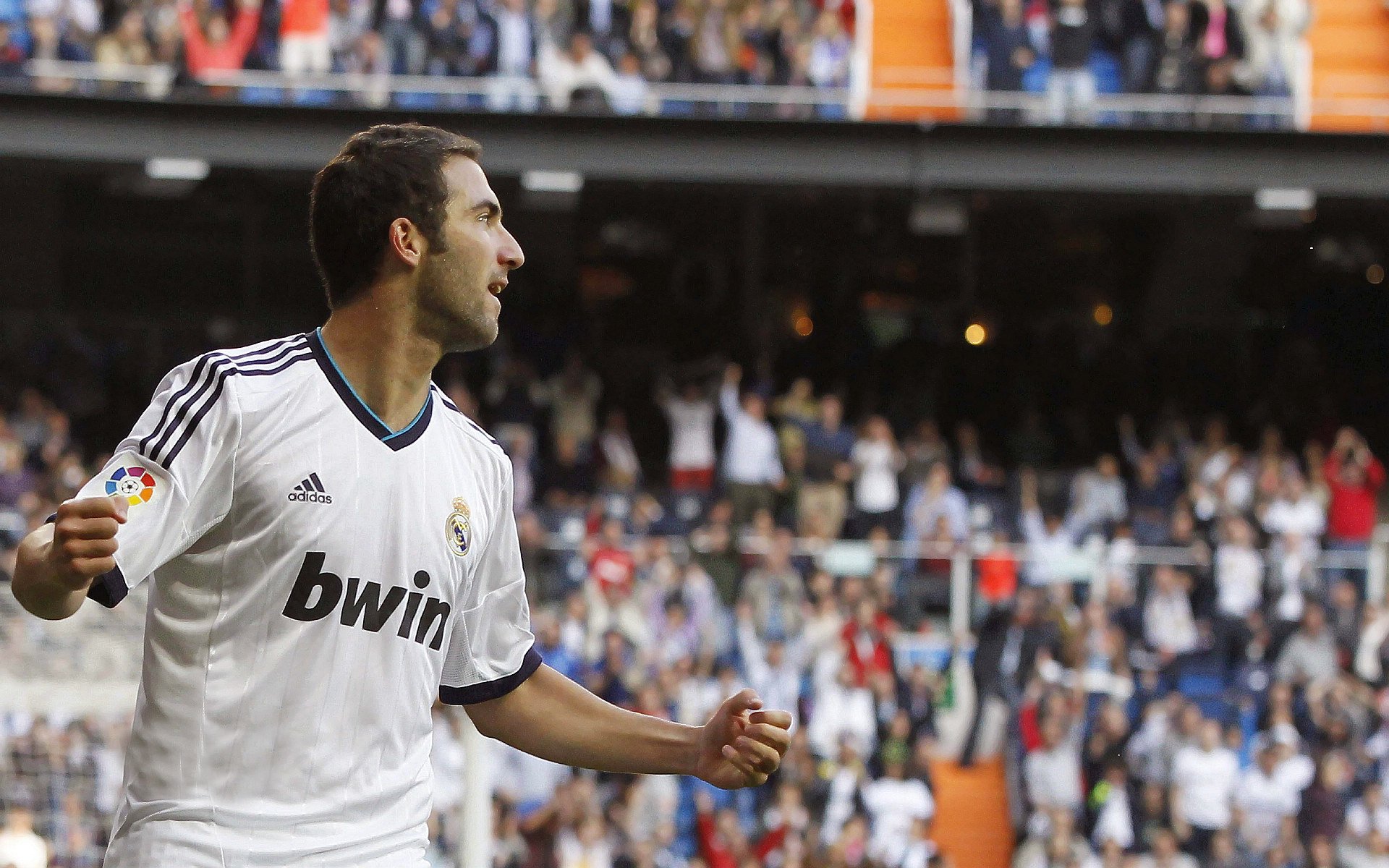 开云体育app-迈凯伦轻取法拉利，汉密尔顿刷新纪录，一场改写历史的胜利